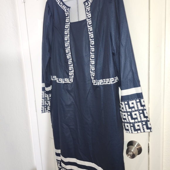 Navy Blue and Whitre Geometic Patterned Plus Size Dress 4X - Picture 3 of 4